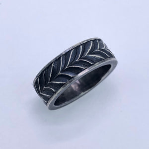 Hand-Engraved sculpted wheat pattern ring